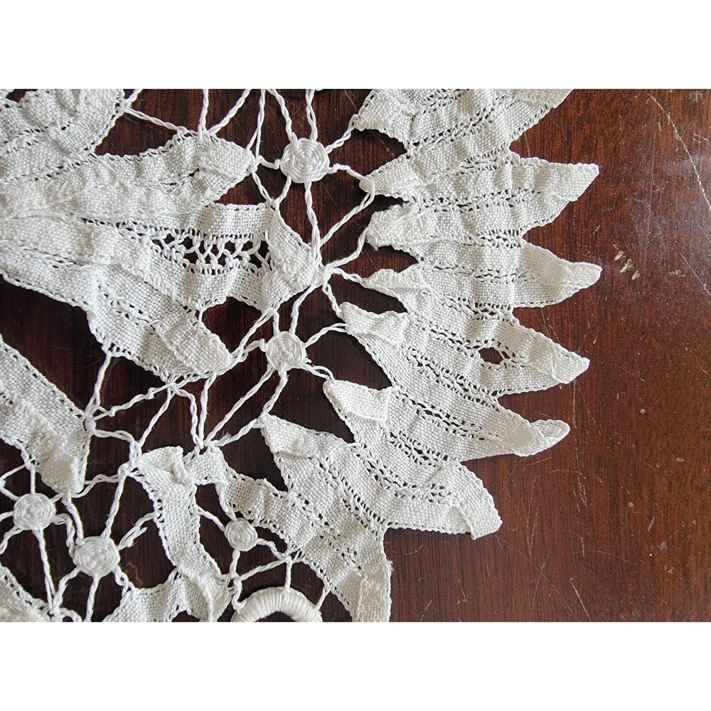 Vintage Handmade Cotton Needle Lace Table Runner - Picture 5 of 16